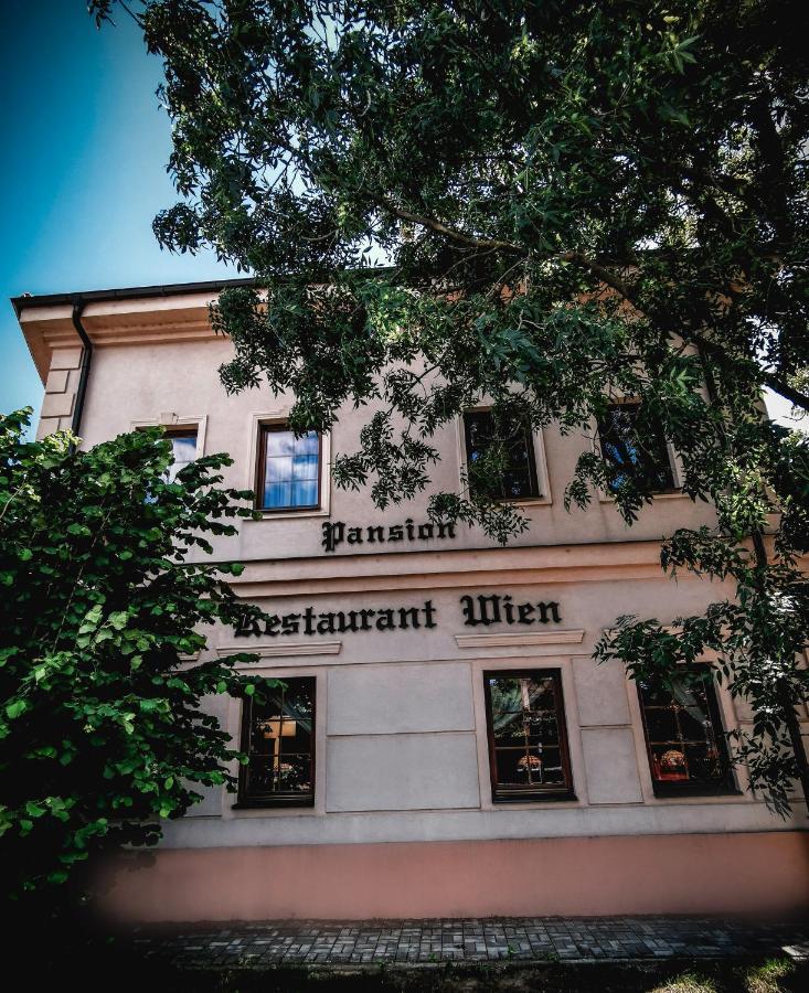 Restaurant Pansion Wien Cierny Brod Esterno foto