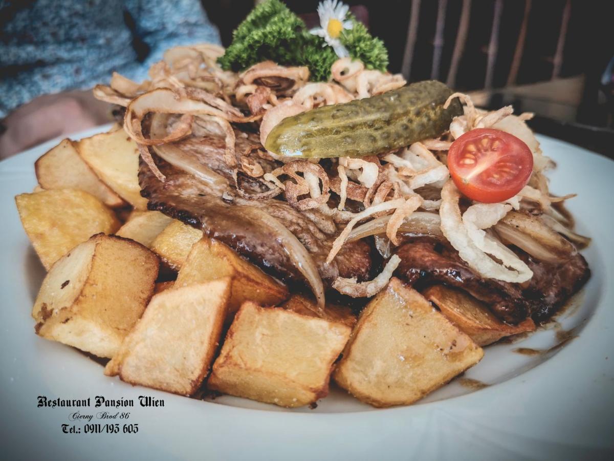Restaurant Pansion Wien Cierny Brod Esterno foto