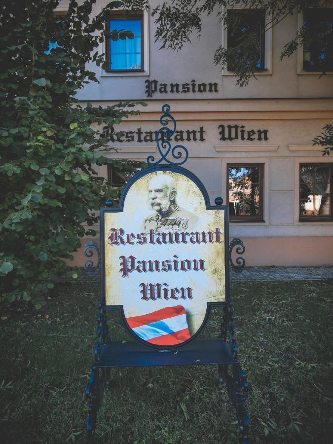Restaurant Pansion Wien Cierny Brod Esterno foto