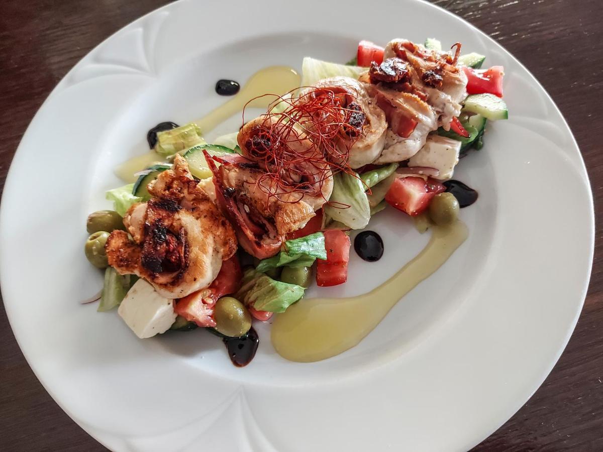 Restaurant Pansion Wien Cierny Brod Esterno foto