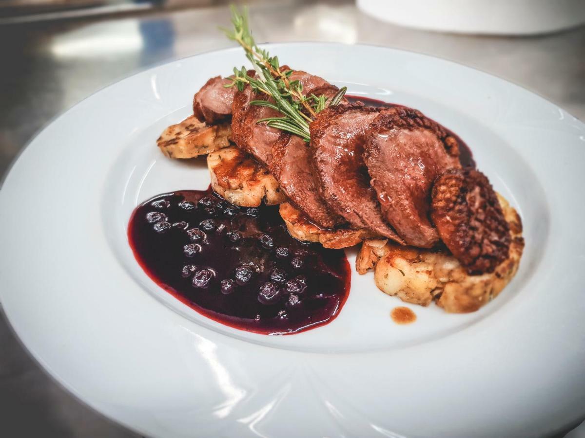 Restaurant Pansion Wien Cierny Brod Esterno foto