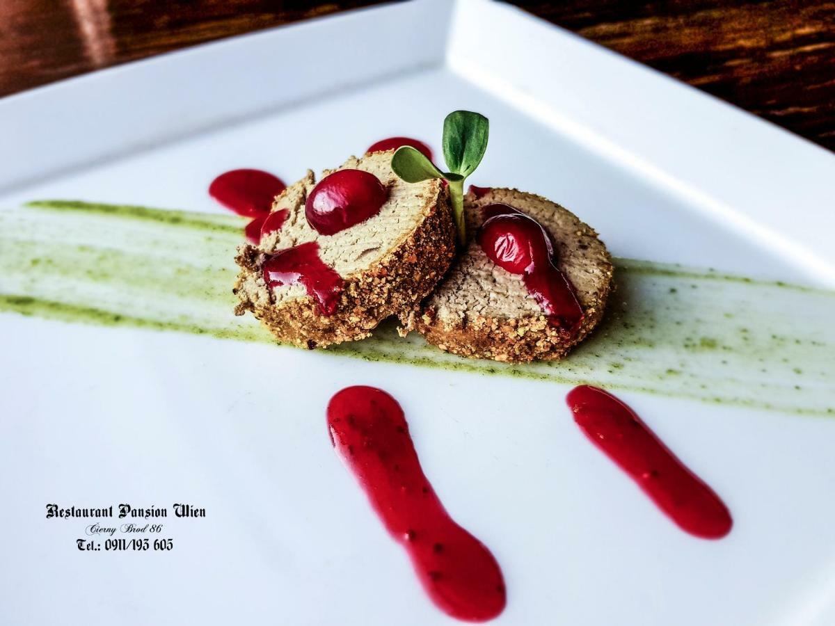 Restaurant Pansion Wien Cierny Brod Esterno foto