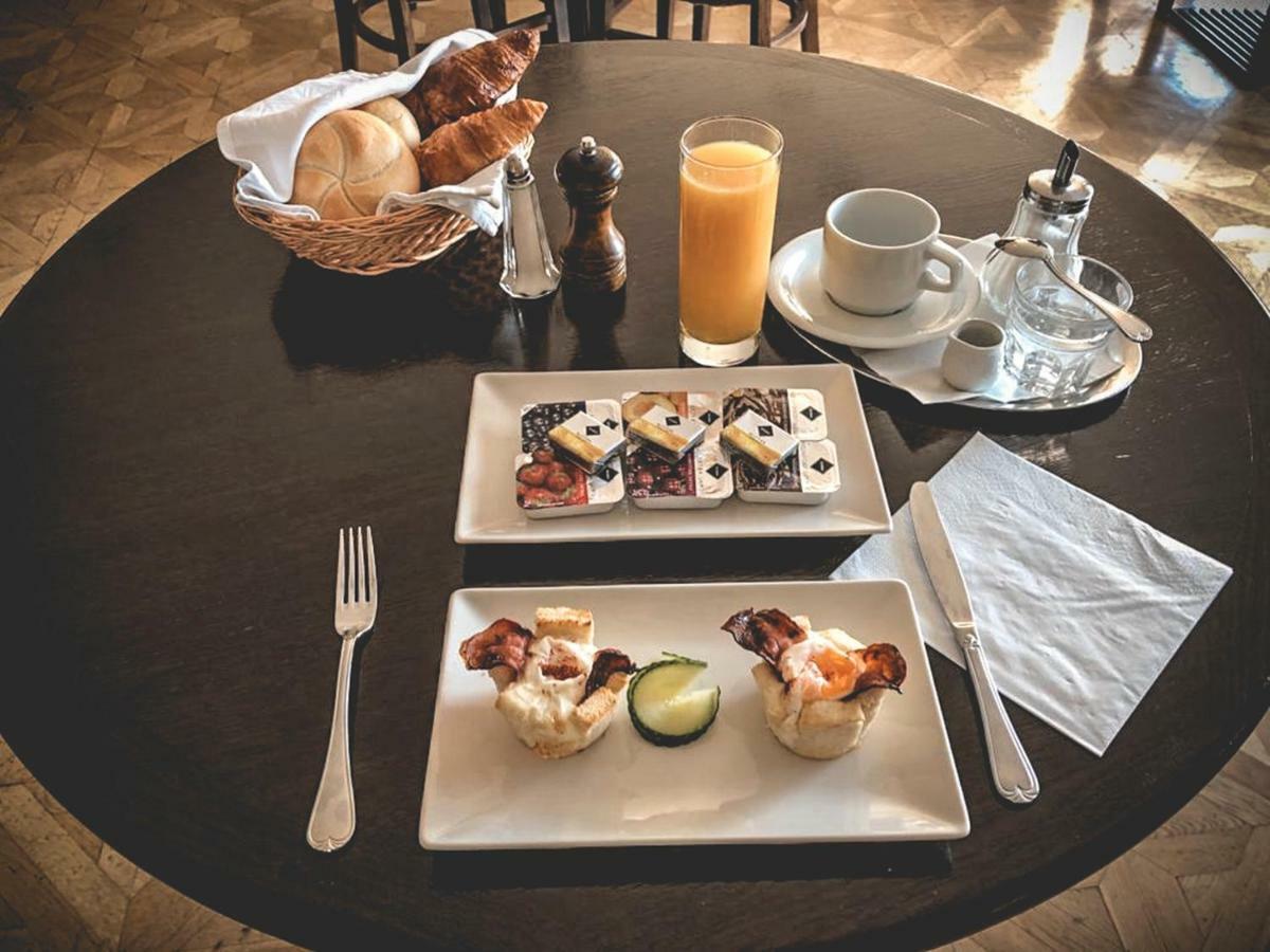 Restaurant Pansion Wien Cierny Brod Esterno foto